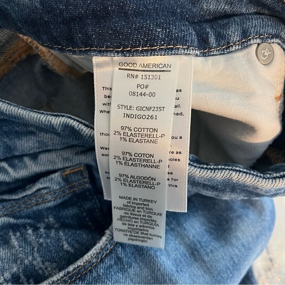 GOOD AMERICAN x REVOLVE Good Icon Jeans with Natural Fray Hem - Picture 9 of 10